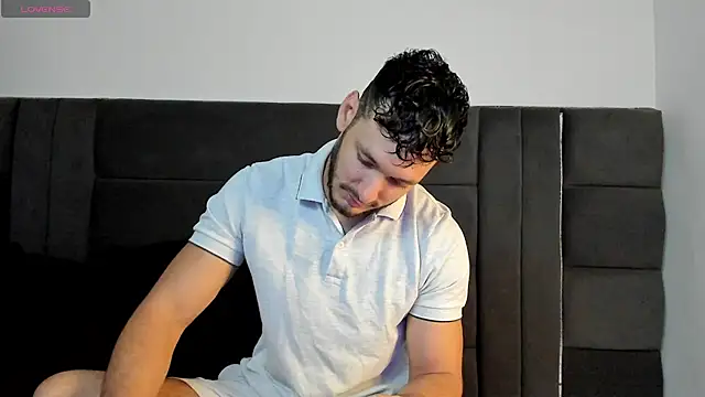 Snapshot of alejandro__2 chatting on April 2026 06:43:01 PM alejandro 2 online show from April 2026 06:43:01 PM