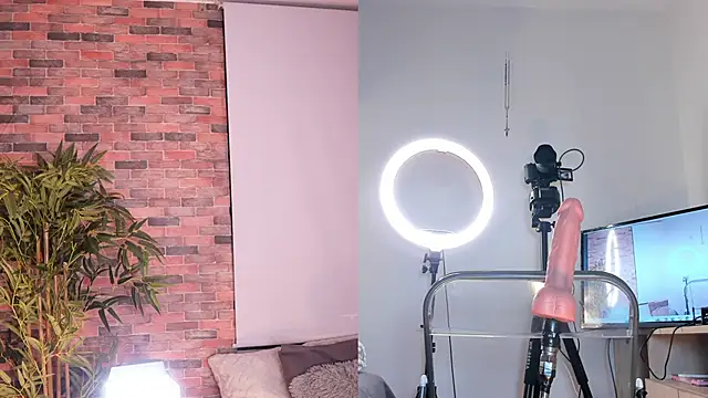 Snapshot of Lucy_fit chatting on February 2025 09:17:02 AM Lucy fit online show from February 2025 09:17:02 AM