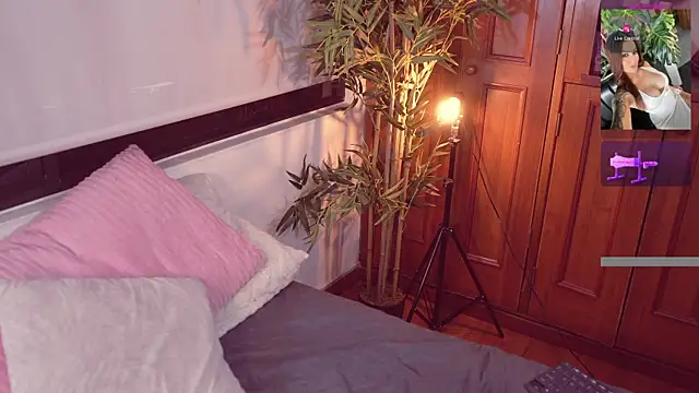 Snapshot of Lucy_fit chatting on October 2025 05:17:02 AM Lucy fit online show from October 2025 05:17:02 AM