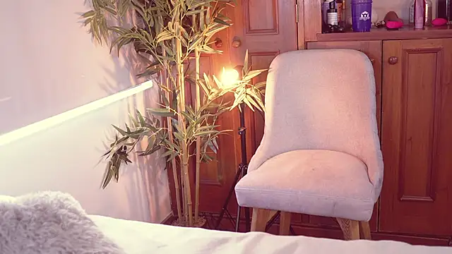 Snapshot of Lucy_fit chatting on October 2025 11:44:02 AM Lucy fit online show from October 2025 11:44:02 AM