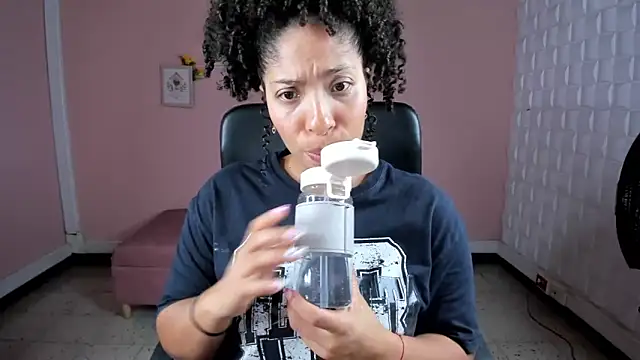 Snapshot of DannaBerry chatting on January 2025 02:50:01 PM DannaBerry online show from January 2025 02:50:01 PM