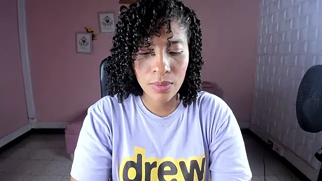 Snapshot of DannaBerry chatting on January 2025 04:24:01 PM DannaBerry online show from January 2025 04:24:01 PM