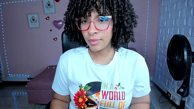 Snapshot of DannaBerry chatting on March 2025 02:36:01 PM DannaBerry online show from March 2025 02:36:01 PM