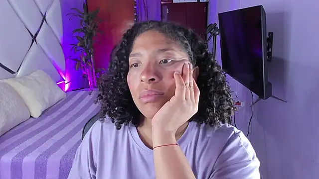 Snapshot of DannaBerry chatting on September 2025 03:22:01 PM DannaBerry online show from September 2025 03:22:01 PM