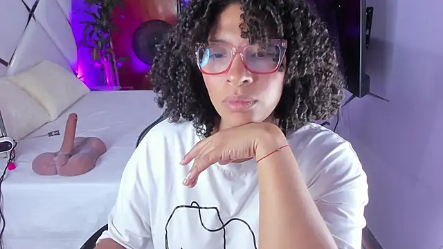 Snapshot of DannaBerry chatting on September 2025 01:33:01 PM DannaBerry online show from September 2025 01:33:01 PM