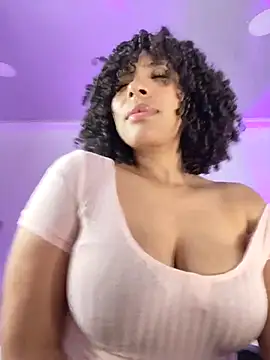 Snapshot of DannaBerry chatting on October 2025 03:30:02 PM DannaBerry online show from October 2025 03:30:02 PM