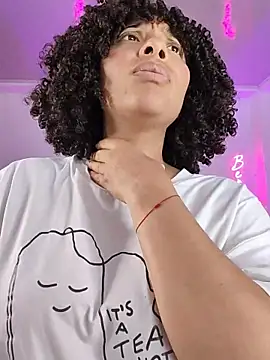 Snapshot of DannaBerry chatting on November 2025 03:05:02 PM DannaBerry online show from November 2025 03:05:02 PM