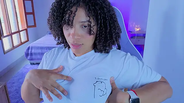 Snapshot of DannaBerry chatting on March 2026 03:40:01 PM DannaBerry online show from March 2026 03:40:01 PM