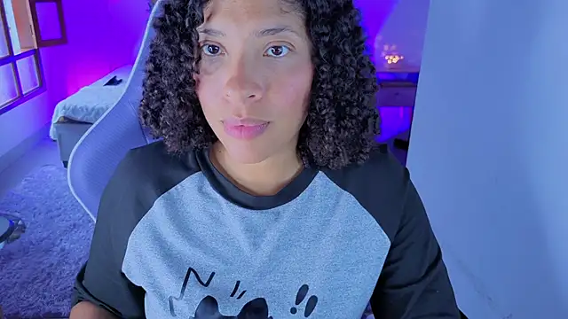 Snapshot of DannaBerry chatting on April 2026 04:24:01 PM DannaBerry online show from April 2026 04:24:01 PM