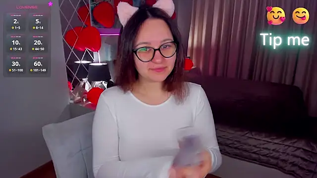 Snapshot of EsterLogan chatting on February 2025 05:36:02 AM EsterLogan online show from February 2025 05:36:02 AM