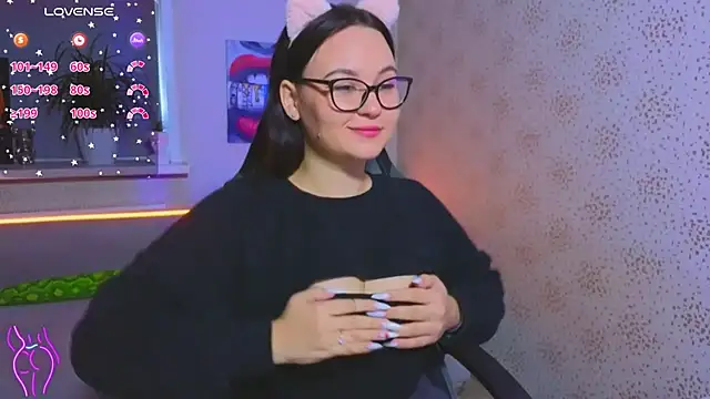 Snapshot of EsterLogan chatting on September 2025 10:42:01 AM EsterLogan online show from September 2025 10:42:01 AM