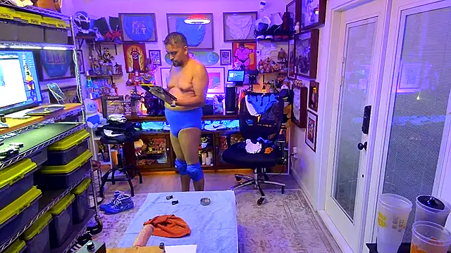 Snapshot of Briefs_bud chatting on December 2024 02:39:01 AM Briefs bud online show from December 2024 02:39:01 AM