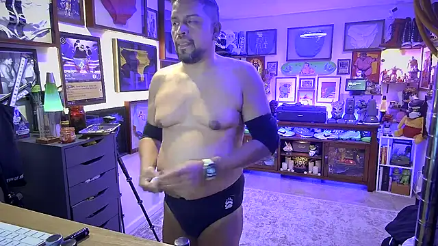 Snapshot of Briefs_bud chatting on February 2025 05:15:02 AM Briefs bud online show from February 2025 05:15:02 AM