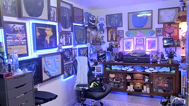 Snapshot of Briefs_bud chatting on September 2025 03:17:02 AM Briefs bud online show from September 2025 03:17:02 AM