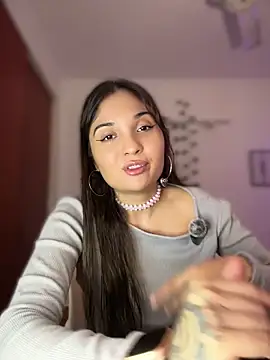 Snapshot of LunaXuan chatting on April 2026 11:32:02 PM LunaXuan online show from April 2026 11:32:02 PM