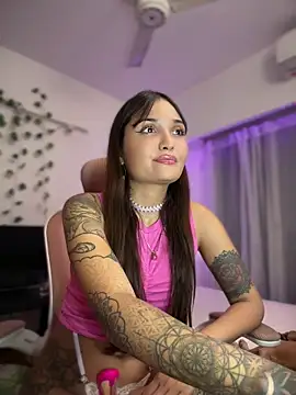 Snapshot of LunaXuan chatting on April 2026 02:40:02 AM LunaXuan online show from April 2026 02:40:02 AM