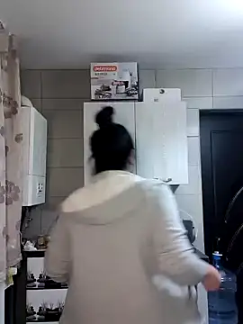 x  KHALEESI  x online show from December 2024 05:43:01 PM