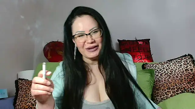 x  KHALEESI  x online show from February 2025 10:09:02 PM