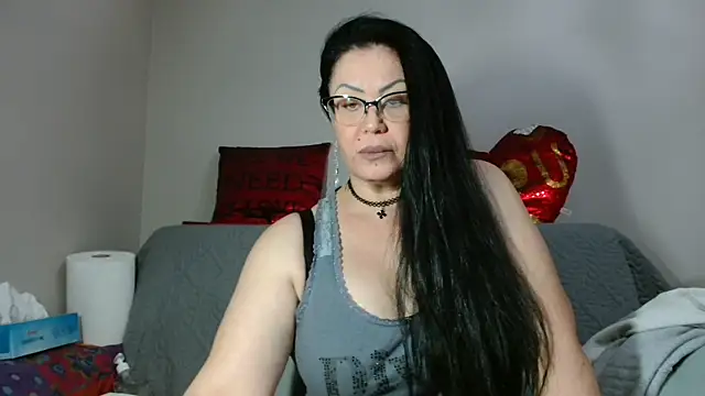 x  KHALEESI  x online show from October 2025 04:39:01 PM