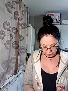 x  KHALEESI  x online show from November 2025 05:45:03 PM