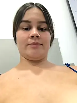 Snapshot of sweet_lucia chatting on January 2025 01:04:01 AM sweet lucia online show from January 2025 01:04:01 AM