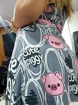 Snapshot of sweet_lucia chatting on March 2026 02:21:02 PM sweet lucia online show from March 2026 02:21:02 PM