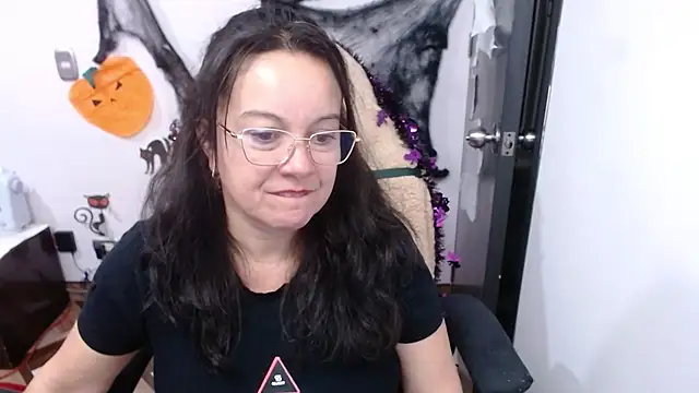 Snapshot of Sonialorens_ chatting on November 2025 11:18:02 PM Sonialorens online show from November 2025 11:18:02 PM