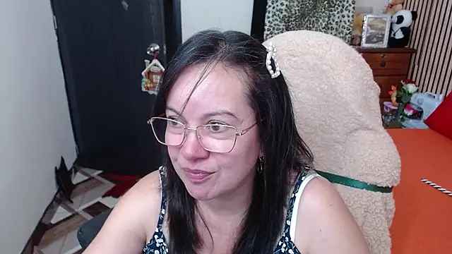 Snapshot of Sonialorens_ chatting on December 2025 10:29:02 PM Sonialorens online show from December 2025 10:29:02 PM