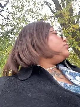 IamSashaLuv online show from November 2025 10:47:01 AM