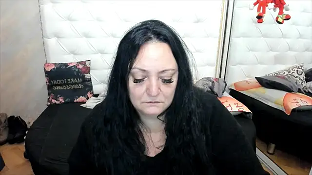 lady lauren online show from December 2024 05:50:02 AM