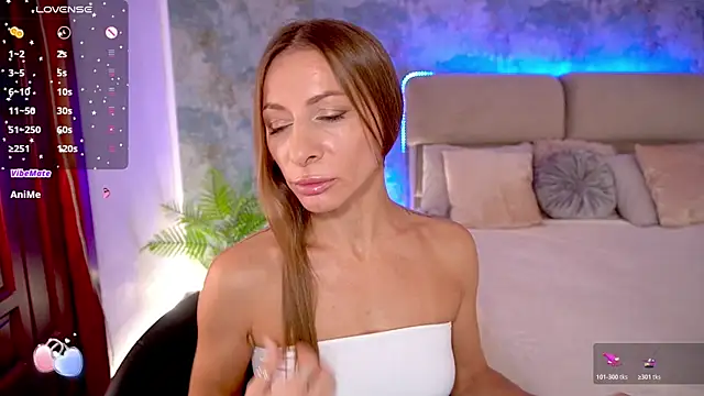 MirandaHobbs online show from October 2025 07:09:02 AM