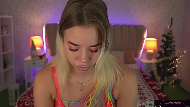 Snapshot of Sexy_Ira chatting on December 2024 06:33:01 AM Sexy Ira online show from December 2024 06:33:01 AM