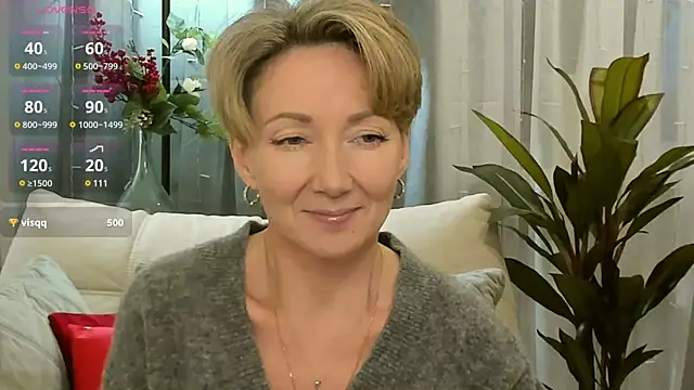 Snapshot of AkexandraFix chatting on December 2024 01:00:01 PM AkexandraFix online show from December 2024 01:00:01 PM