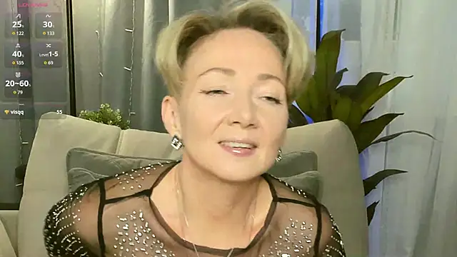 Snapshot of AkexandraFix chatting on October 2025 12:57:02 PM AkexandraFix online show from October 2025 12:57:02 PM