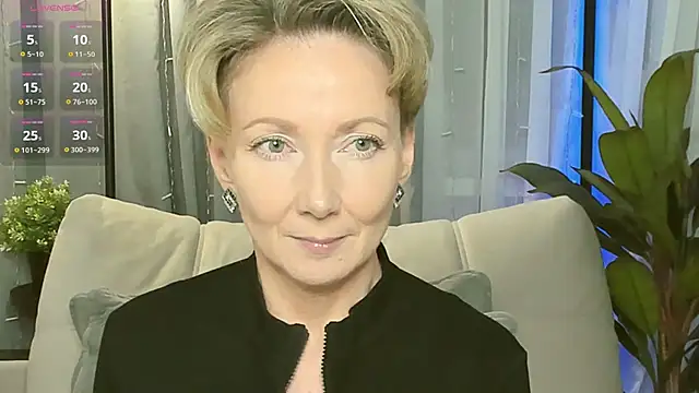 Snapshot of AkexandraFix chatting on November 2025 01:03:01 PM AkexandraFix online show from November 2025 01:03:01 PM