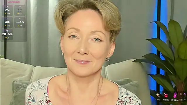 Snapshot of AkexandraFix chatting on March 2026 01:40:02 PM AkexandraFix online show from March 2026 01:40:02 PM