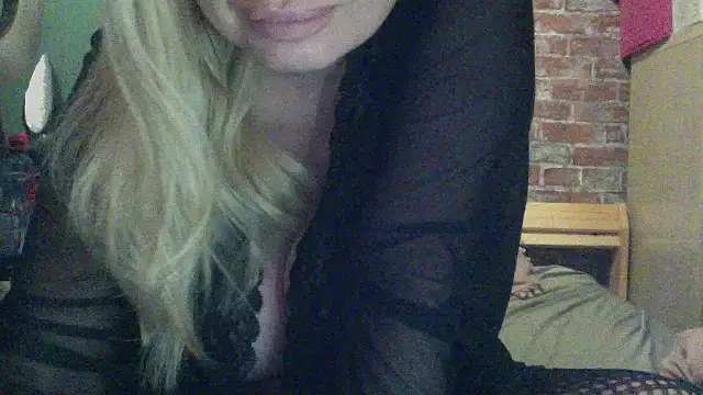 Lisavontease online show from November 2025 10:18:02 AM