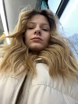 Snapshot of MaryHiggins chatting on November 2025 01:33:02 PM MaryHiggins online show from November 2025 01:33:02 PM