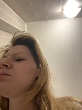 Snapshot of MaryHiggins chatting on November 2025 09:59:01 AM MaryHiggins online show from November 2025 09:59:01 AM