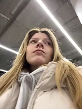 Snapshot of MaryHiggins chatting on November 2025 08:03:02 AM MaryHiggins online show from November 2025 08:03:02 AM