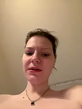 Snapshot of MaryHiggins chatting on December 2025 08:02:01 PM MaryHiggins online show from December 2025 08:02:01 PM