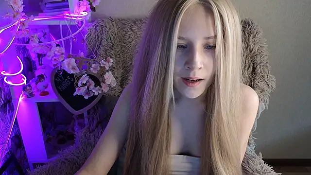 Snapshot of sarakaell chatting on September 2025 02:11:02 AM sarakaell online show from September 2025 02:11:02 AM
