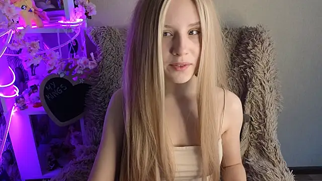 Snapshot of sarakaell chatting on October 2025 02:44:01 AM sarakaell online show from October 2025 02:44:01 AM