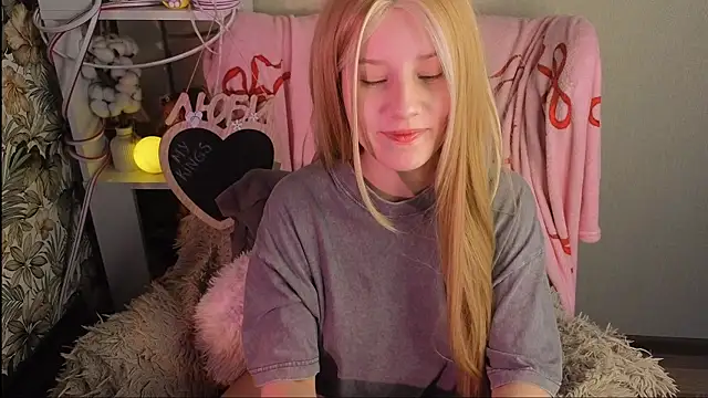 sarakaell online show from March 2026 01:45:02 AM