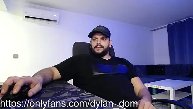 Snapshot of dyllan_dom_ chatting on March 2026 08:58:02 PM dyllan dom online show from March 2026 08:58:02 PM