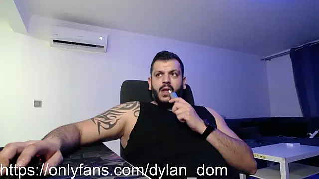 Snapshot of dyllan_dom_ chatting on March 2026 11:00:02 PM dyllan dom online show from March 2026 11:00:02 PM