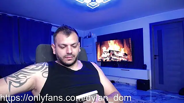 Snapshot of dyllan_dom_ chatting on April 2026 09:52:01 PM dyllan dom online show from April 2026 09:52:01 PM