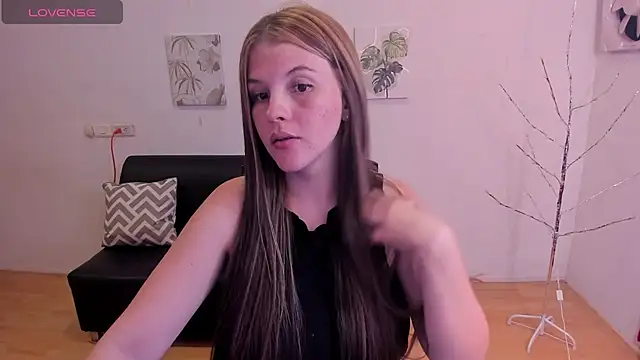 MillySandlerr online show from December 2024 04:33:02 AM