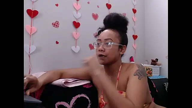 RylHoneyy online show from February 2026 07:54:01 PM