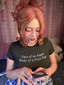 seraphine23 online show from December 2024 03:43:01 AM